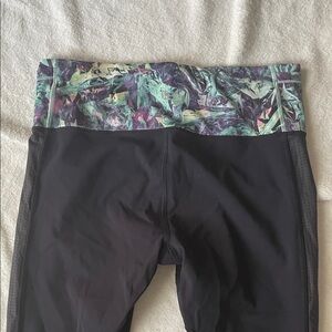 Black lululemon Leggings with Abstract Waistband